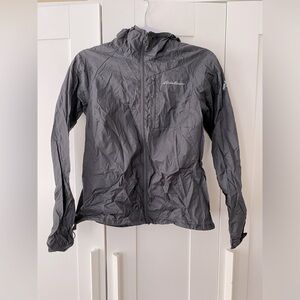 Women’s soft shell and wind jacket